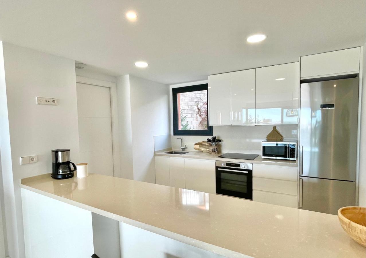 Luxury 3 Bedroom Apartment 300M From The Beach ฟูเอนฮิโรลา ภายนอก รูปภาพ