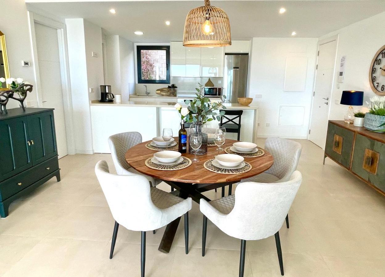Luxury 3 Bedroom Apartment 300M From The Beach ฟูเอนฮิโรลา ภายนอก รูปภาพ