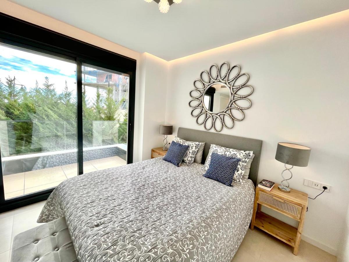 Luxury 3 Bedroom Apartment 300M From The Beach ฟูเอนฮิโรลา ภายนอก รูปภาพ