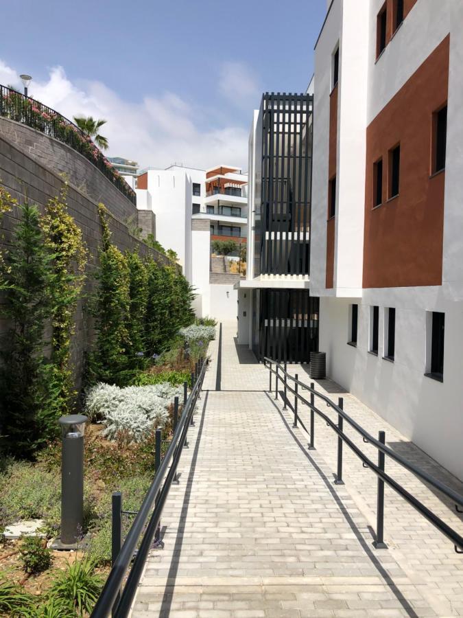 Luxury 3 Bedroom Apartment 300M From The Beach ฟูเอนฮิโรลา ภายนอก รูปภาพ