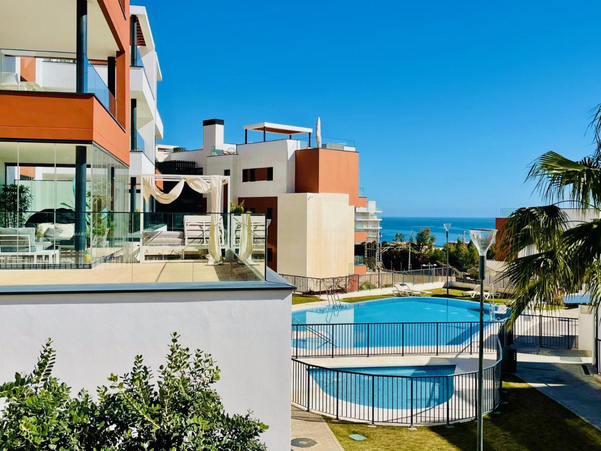 Luxury 3 Bedroom Apartment 300M From The Beach ฟูเอนฮิโรลา ภายนอก รูปภาพ